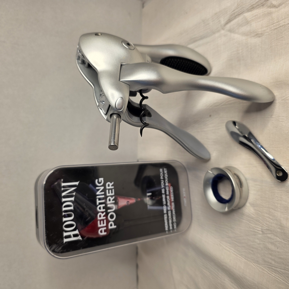 Metrokane Rabbit Corkscrew‎ And Houdini Silver Aerating Pourer Set